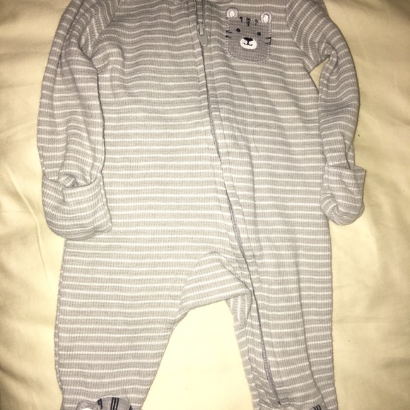 Newborn onesies - Picture 1 of 7